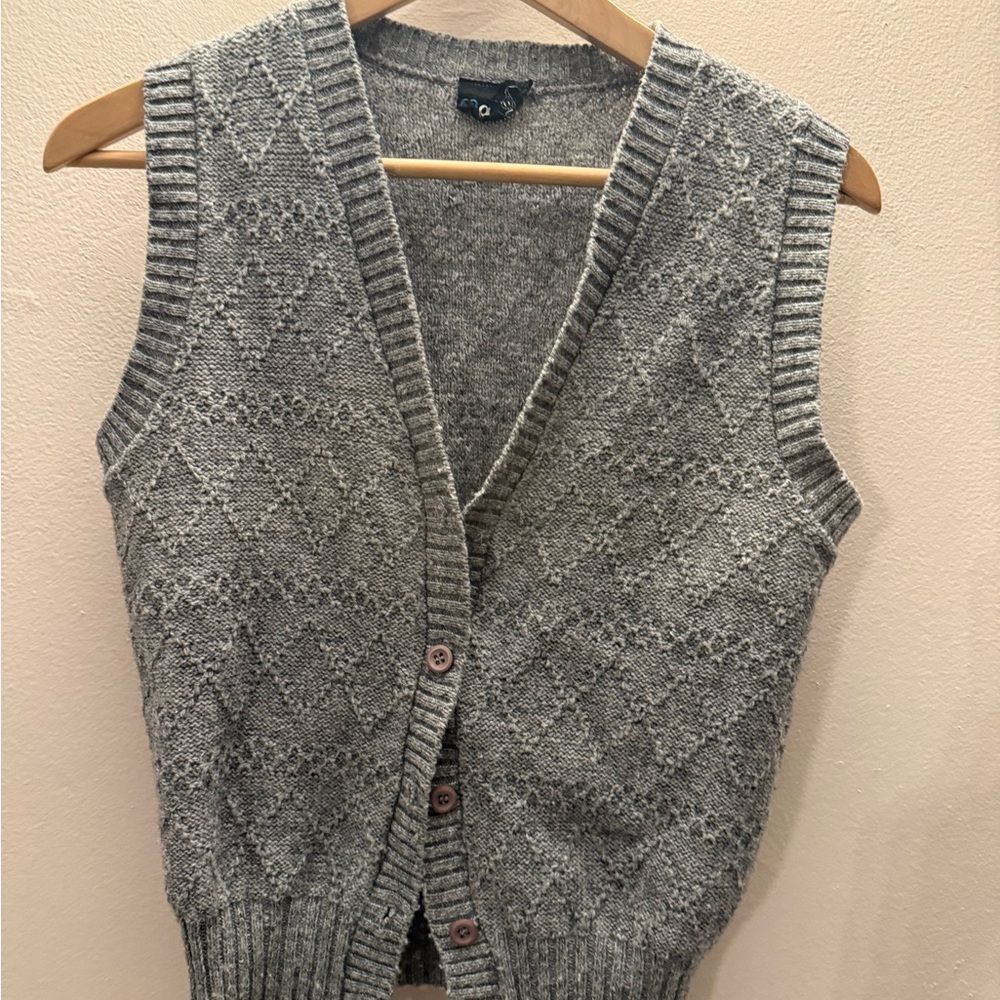 Gray Knit Sleeveless Cardigan